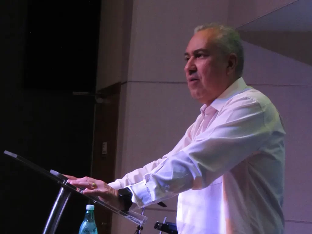 A comunhão precede a restauração